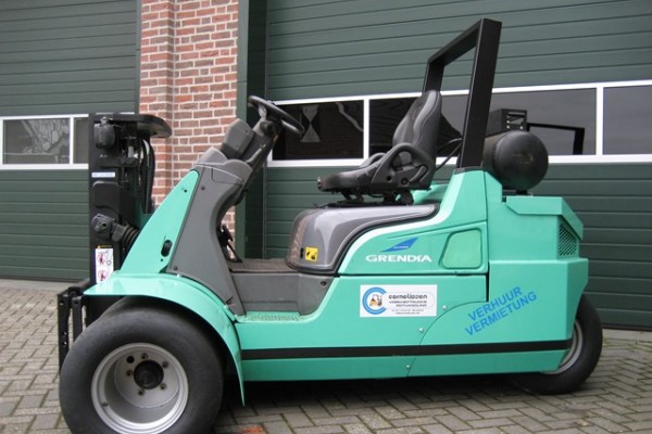 Mitsubishi 3 wieler 900 KG type (0.9)